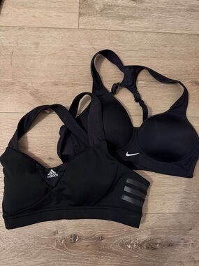Nike Black Padded Sports Bra with Supportive Straps size S for 2